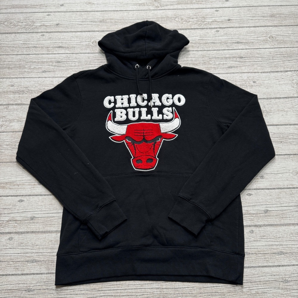 NBA Chicago Bulls Hoodie Men's M Black Embroidered Basketball Athletic Pullover